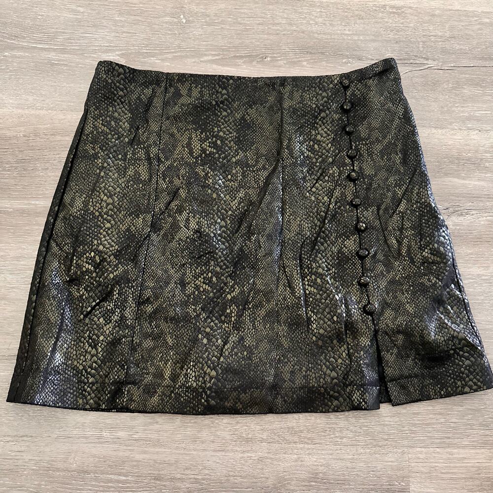 She + Sky Mini Skirt Reptile Print Black Soft Buttons NEW Lizard Snake Medium